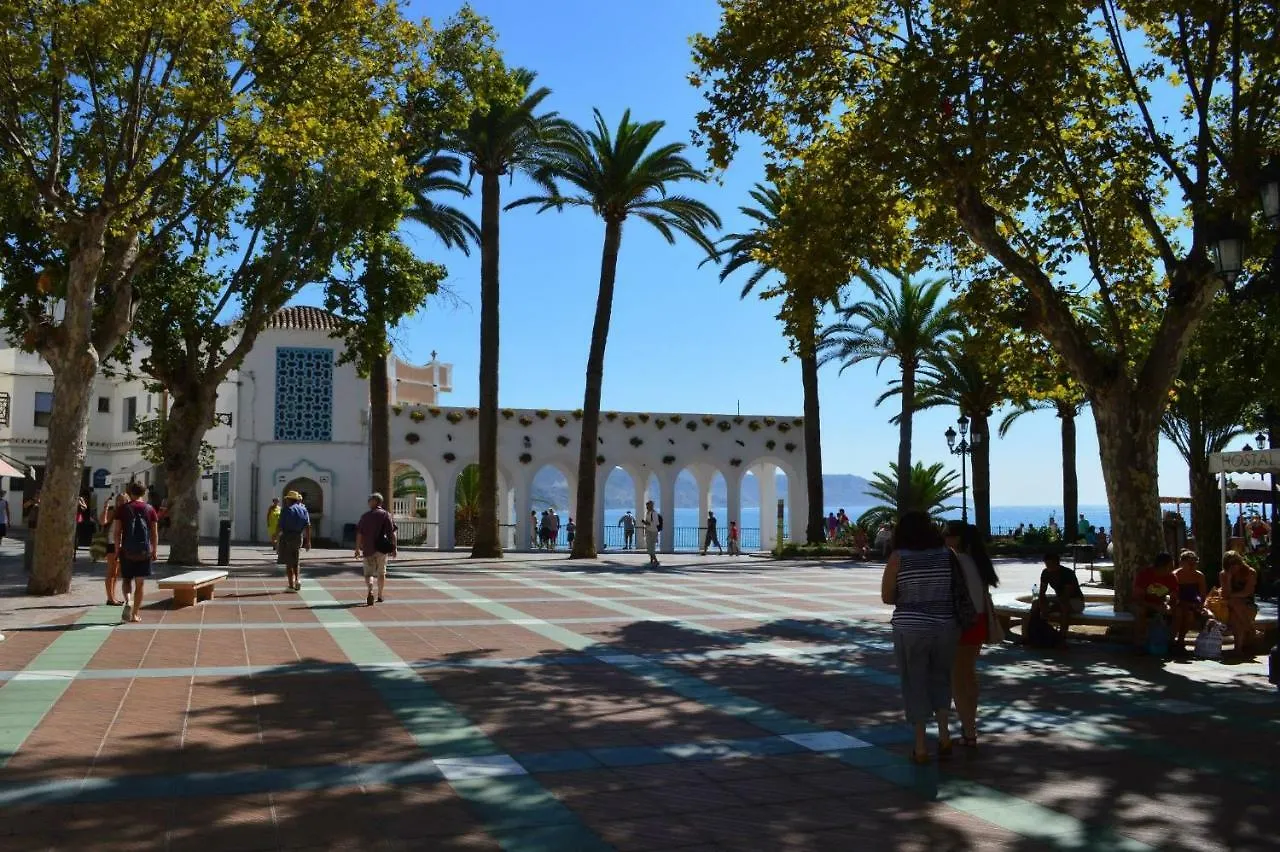 Fantastico Apartamento En El Centro De Nerja Lägenhet